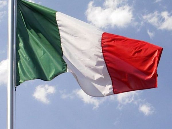 Il-Tricolore-600x450-1 Tricolore 227° anniversario, Mattarella: "Storia e cultura d'Italia"