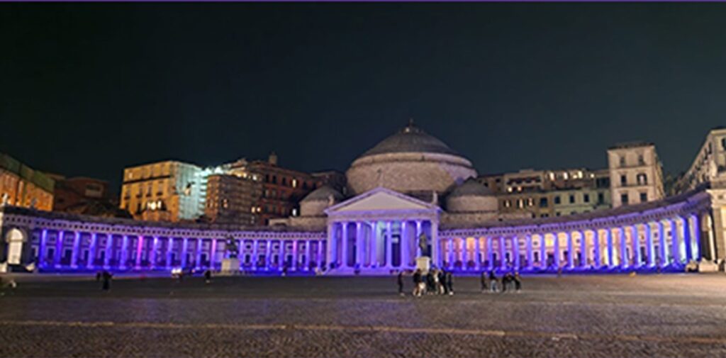 piazza-plebiscito-napoli-viola-costruiamo-gentilezza-1024x505 Napoli si colora di viola e diventa capitale di Costruiamo Gentilezza