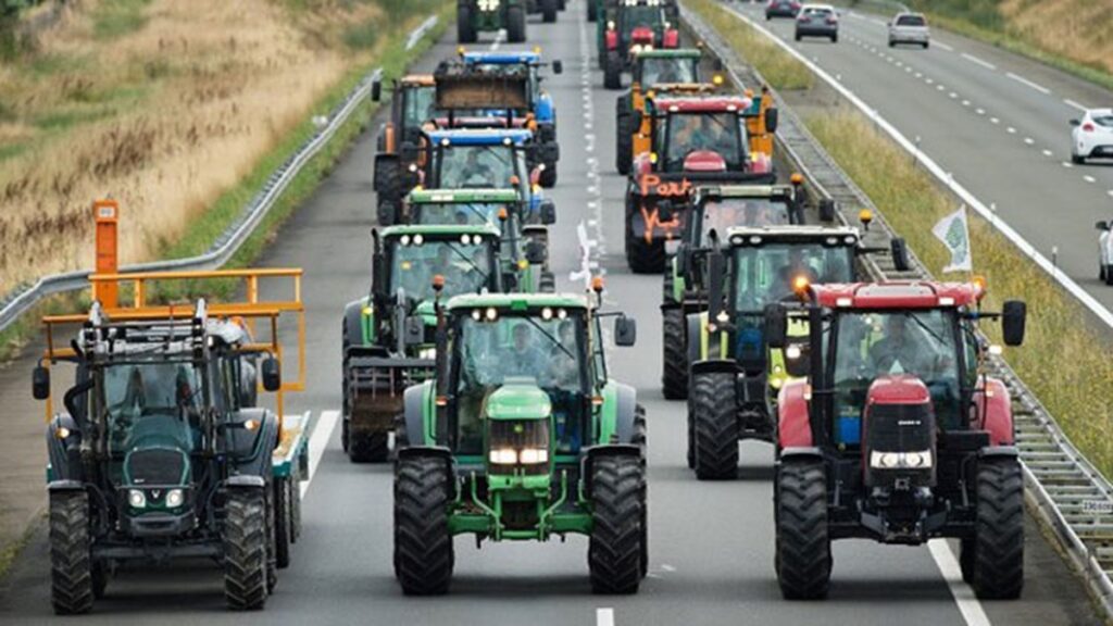 trattori-agricoltori-in-protesta-1024x576 Agricoltori protesta: anche oggi trattori in Lombardia e a sud Italia