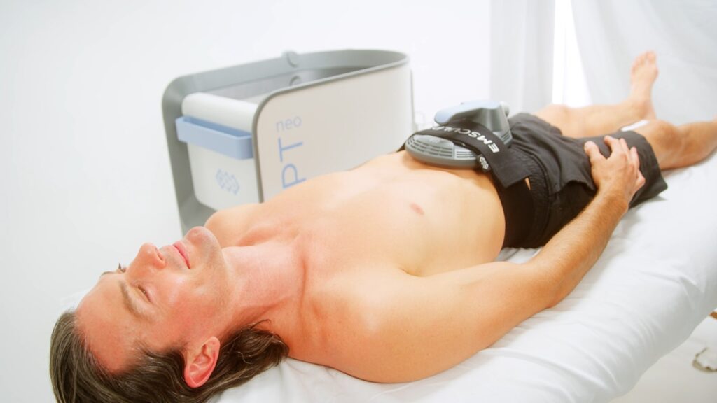 Emsculpt_Neo_PIC_Male-Model-Device-Abdomen-20_EN100-1-1024x576 San Valentino, il trend è Amore e medicina estetica