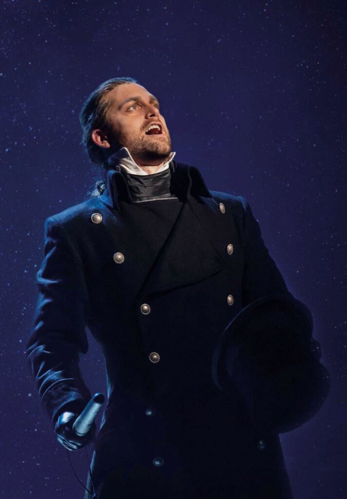 Bradley-Jaden-as-Javert.-Photo-by-Johan-Persson-712x1024 Les Misérables: con le due star Killian Donnelly e Bradley Jaden