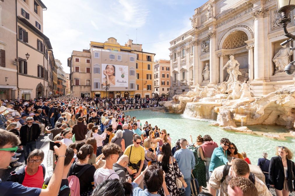 piazza-Trevi-Roma Roma, Fontana di Trevi: Pomellato inaugura il nuovo impianto