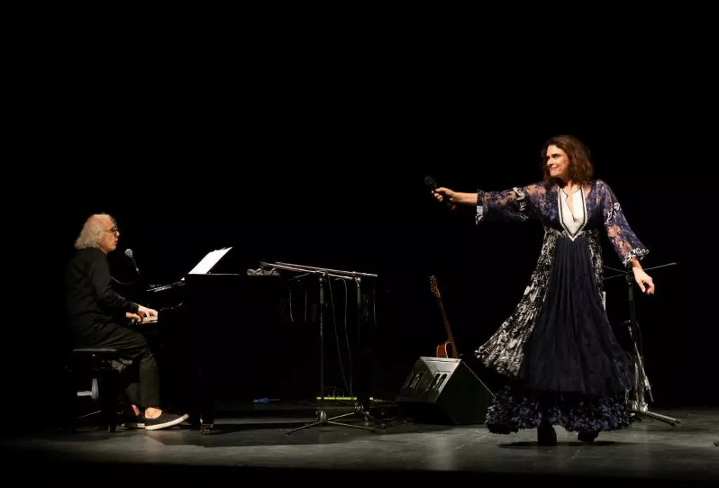 Laura-Marinoni©Laila-Pozzo09-1024x696 Teatro Menotti: prima di "L’amore scoppiò dappertutto"