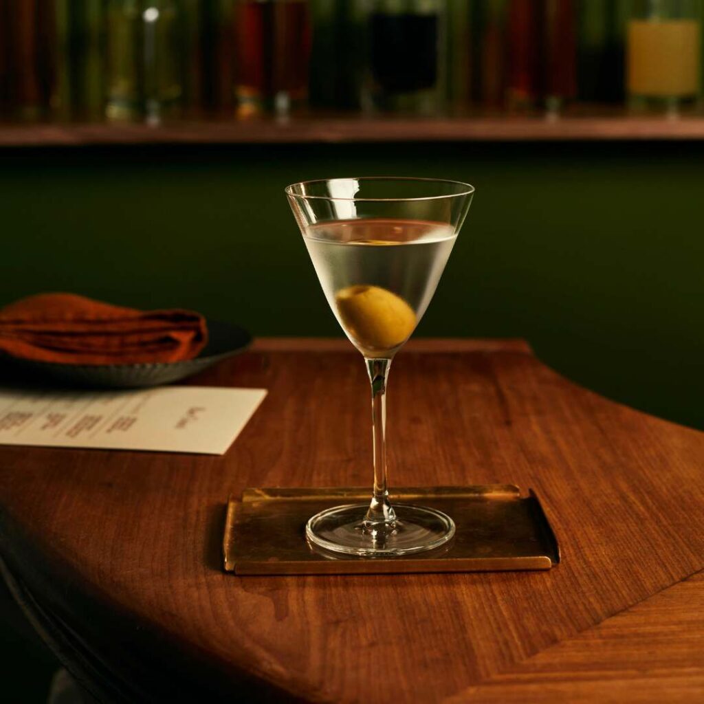 BarGiani_Martini_Glass_dk-1024x1024 NUDE Glass lancia BAR/GIANI. Una collezione di bicchieri da cocktail insieme al mixologist multi premiato Giorgio Bargiani
