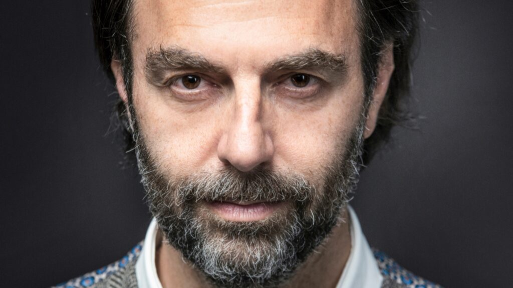 GABER-MI-FA-MALE-IL-MONDO-ph-Tamara-Casula-1024x576 Teatro Carcano stagione 25-26