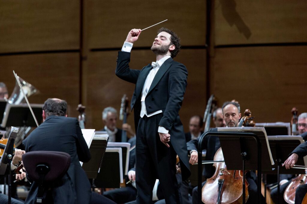Tjeknavorian-dirige-Orchestra-e-Coro-Sinfonici-di-Milano-in-Borodin-Prokof_ev-foto-Angelica-Concari_30-1024x683 Orchestra Sinfonica di Milano | Emmanuel Tjeknavorian interpreta Mahler all'Auditorium di Milano | 23-25 maggio, Auditorium di Milano