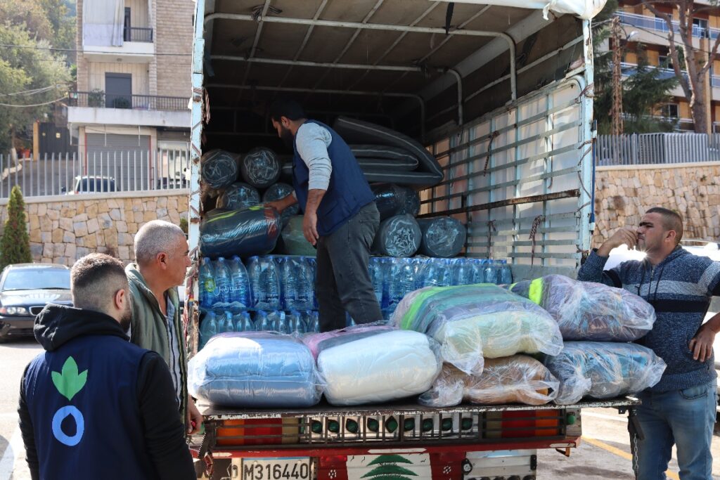 c-Elie-Saab-per-Azione-Contro-la-Fame-Distribution-in-Mount-Lebanon-1024x683 Ristoranti contro la fame: un milione di euro per la malnutrizione