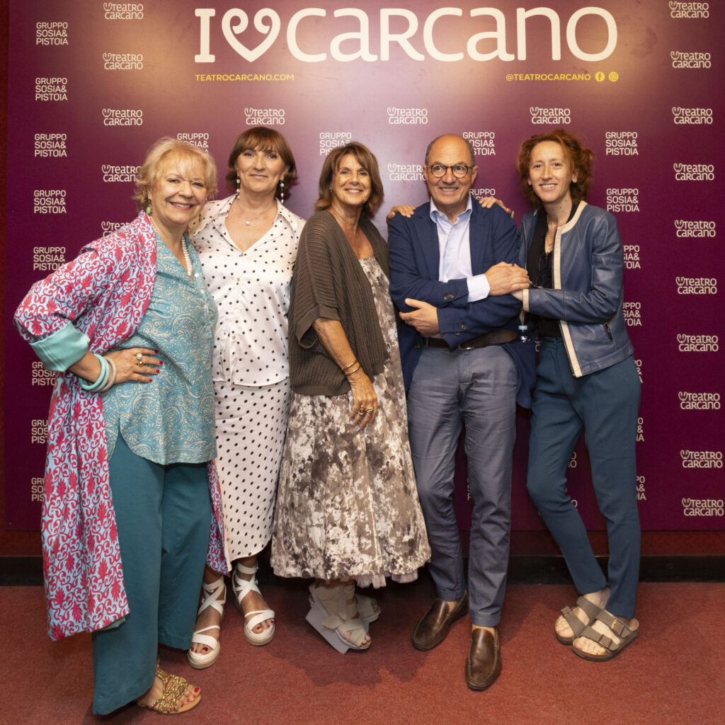 presidenza-e-direzione-artistica_-luisa-pistoia-mariangela-pitturru-lella-costa-carlo-gavaudan-serena-sinigaglia-1024x1024 Teatro Carcano stagione 25-26