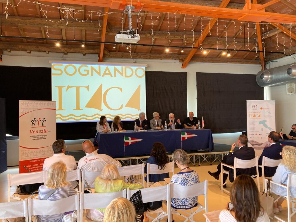 1_Conferenza-Stampa_Sognando-Itaca-VE-2025-1024x768 Sognando Itaca…