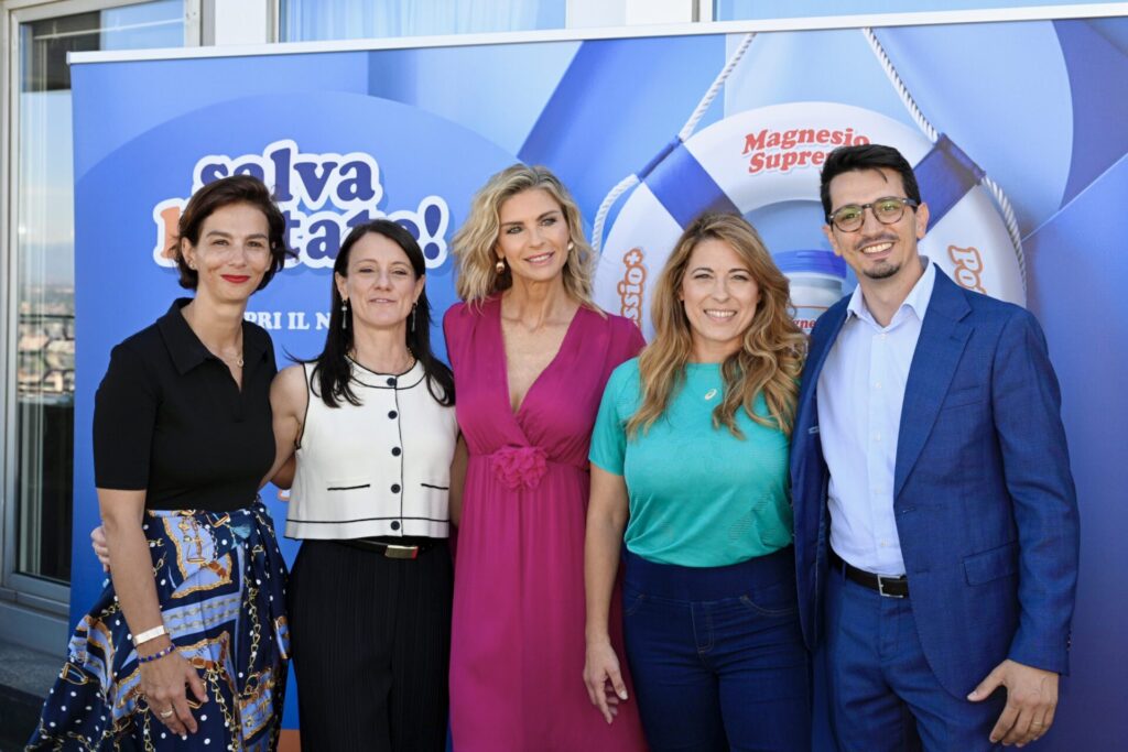 Da-sinistra-a-destra_Helene-Barbotin-Elena-Portioli-Martina-Colombari-Serena-Missori-Francesco-Di-Bernardo-1024x683 PRESENTATO A MILANO IL NUOVO PROGETTO "MAGNESIO SUPREMO" CON MARTINA COLOMBARI