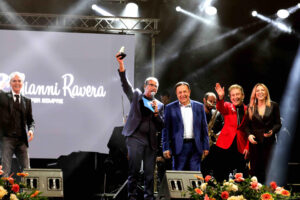 PREMIO GIANNI RAVERA 2025 – PRESENTA CARLO CONTI – Domenica 22 giugno alle ore 21.00 – Castelraimondo (Macerata)