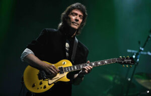 Steve-Hackett_-ph-Lee-Millward-1-copia-1-300x190 Musica