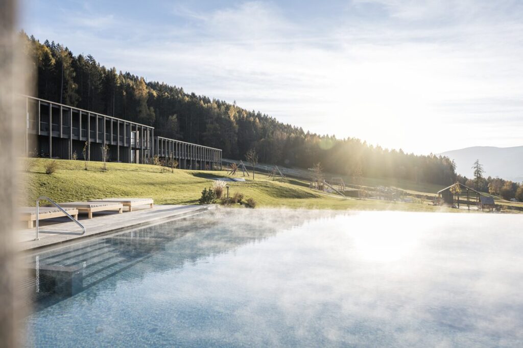 ©AlexFilz-2961-1024x683 Yoga Retreat per famiglie con Baby Yoga: i benefici della disciplina olistica da vivere insieme all'AKI Family Resort PLOSE*****