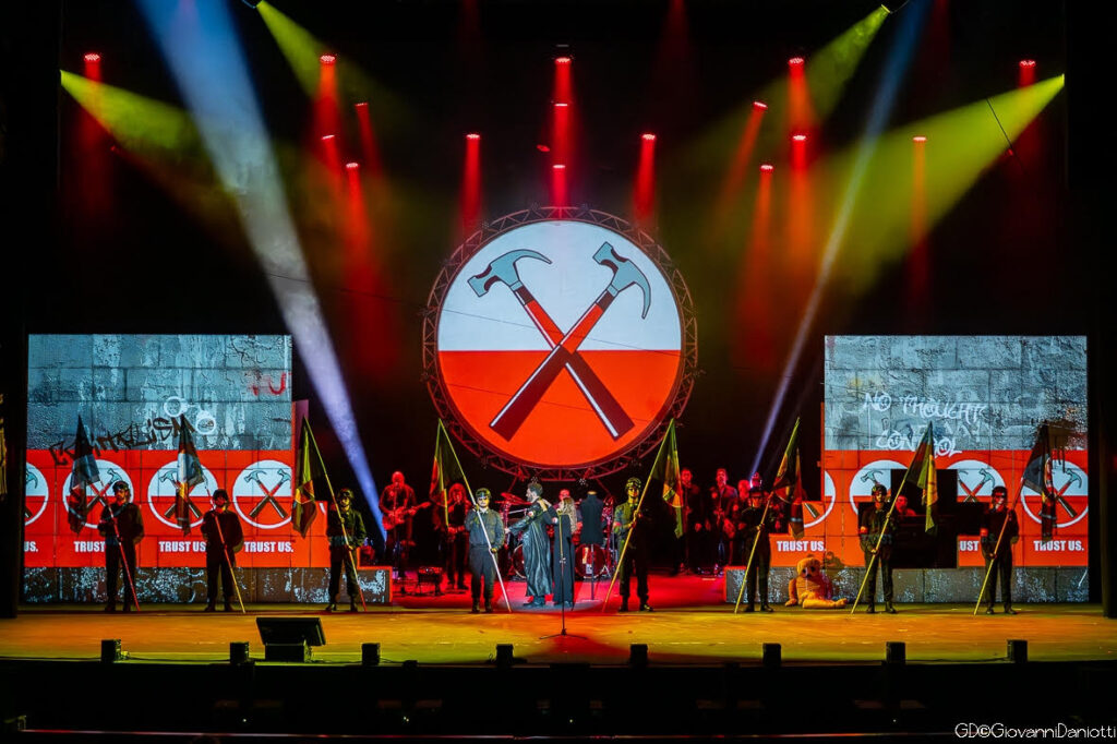 0-8-1024x682 Pink Floyd Legend in “The Wall” al TAM di Milano venerdì 25 settembre. Sul palco anche i giovanissimi di Musical Weekend.