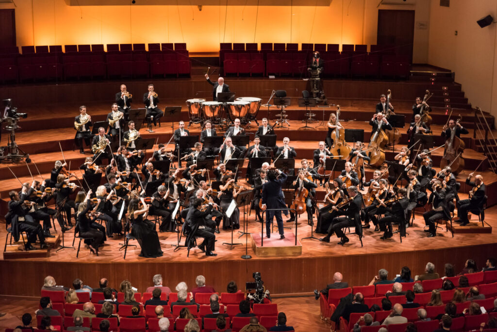 Orchestra-Rai_Piu╠CLuce┬®2019-20n5-116-1024x684 MITO26 il 6 settembre alla Scala il War Requiem di Britten