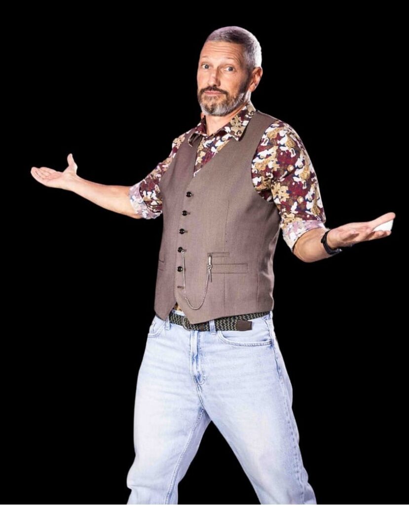 0d2a6-4-1-829x1024 TEATRO DELLA QUATTORDICESIMA - MILANO: il 16 ottobre, la comicità PRO di Omar Fantini in "Karma Letale".