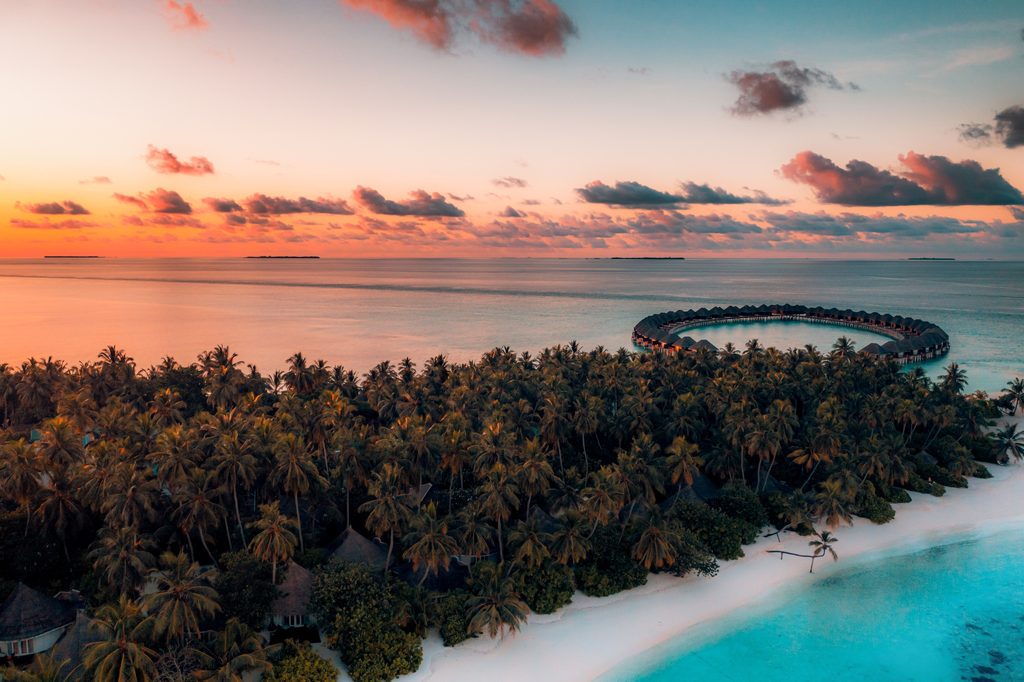 1_Sun_Siyam_Vilu_Reef_Maldive_veduta_area_tramonto_2-copia-1024x682 Sun Siyam, la magia delle festività alle Maldive