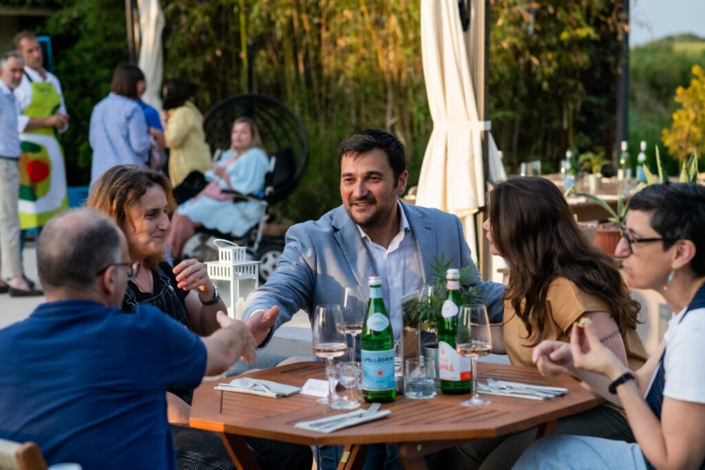 MDF-Esterno-4-1024x683 Al Mulino della Frega un “Un Aperitivo per la Ricerca” tra arte, convivialità e solidarietà a sostegno di Fondazione AIRC