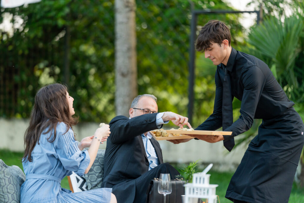 MDF-Servizio-1024x683 Al Mulino della Frega un “Un Aperitivo per la Ricerca” tra arte, convivialità e solidarietà a sostegno di Fondazione AIRC