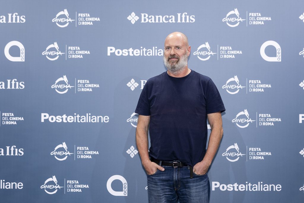 PrimeVIdeo_IlMinisterodellamore_PietroSermonti_3-1024x683 IL MINISTERO DELL'AMORE, grande successo per Pif e i suoi “Ministri” alla Festa del Cinema di Roma