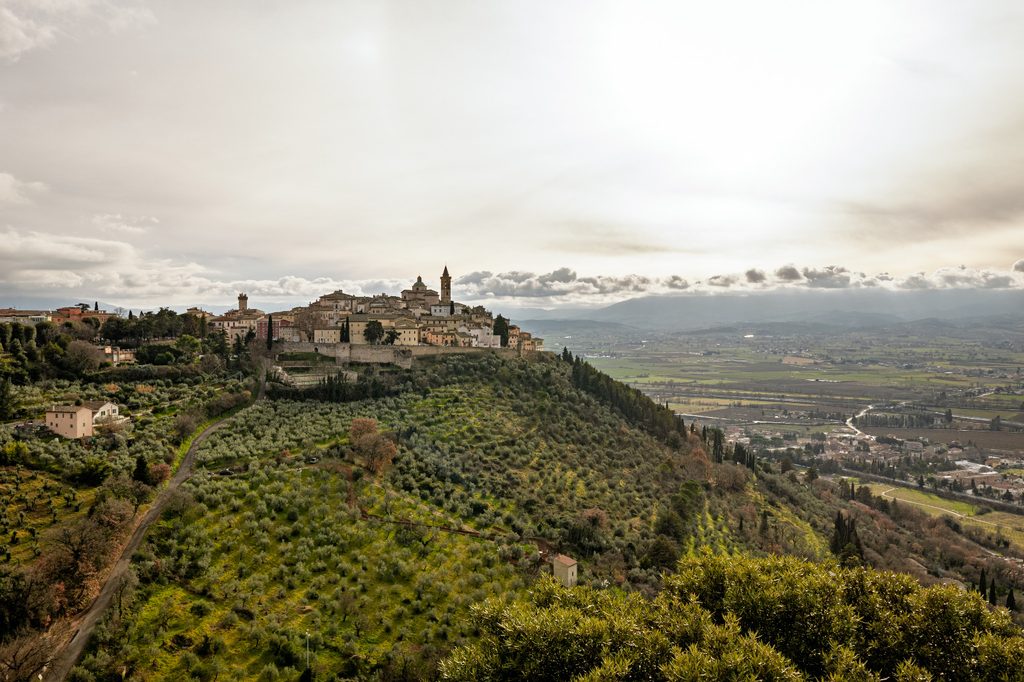 Trevi_Umbria-1024x682 UMBRIA - A Trevi si celebra l'olio e.v.o. appena franto con "Festivol. Trevi tra olio, arte, musica e papille" - Sabato 31 ottobre e domenica 1° novembre 2026